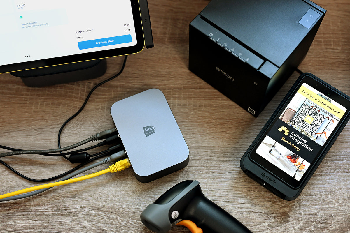 The Shopify POS hub wired connections via USB