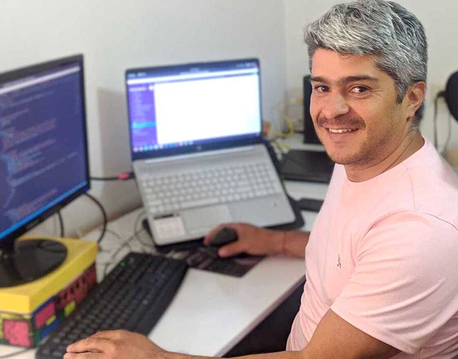 Nelson works on PHP, Vue.js and Laravel projects as one of our talented programmers.